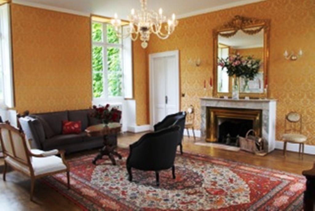 Saint-Sulpice-et-Cameyrac Chateau Lamothe Du Prince Noir - B&B מראה חיצוני תמונה